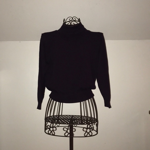 turtleneck sweater - Picture 1 of 2